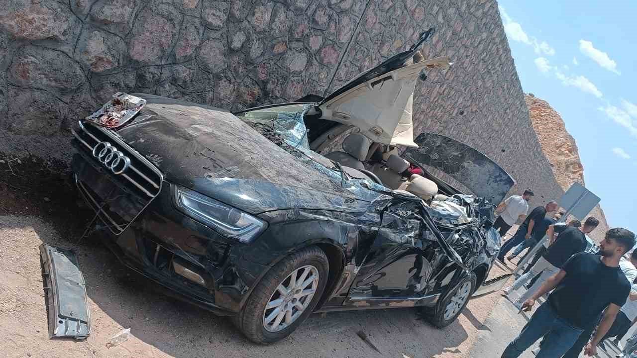 Siirt’te kamyon ile otomobil çarpıştı: 1 ölü, 4 yaralı