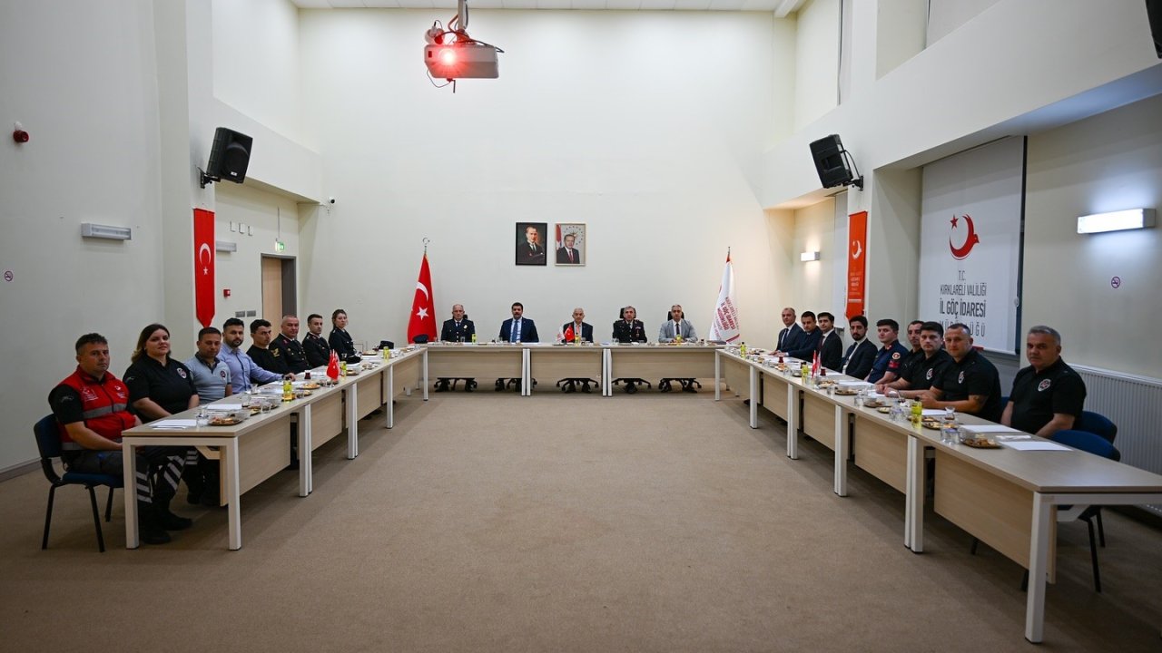 Kırklareli Valisi Turan, Pehlivanköy Geri Gönderme Merkezi’nde incelemede bulundu