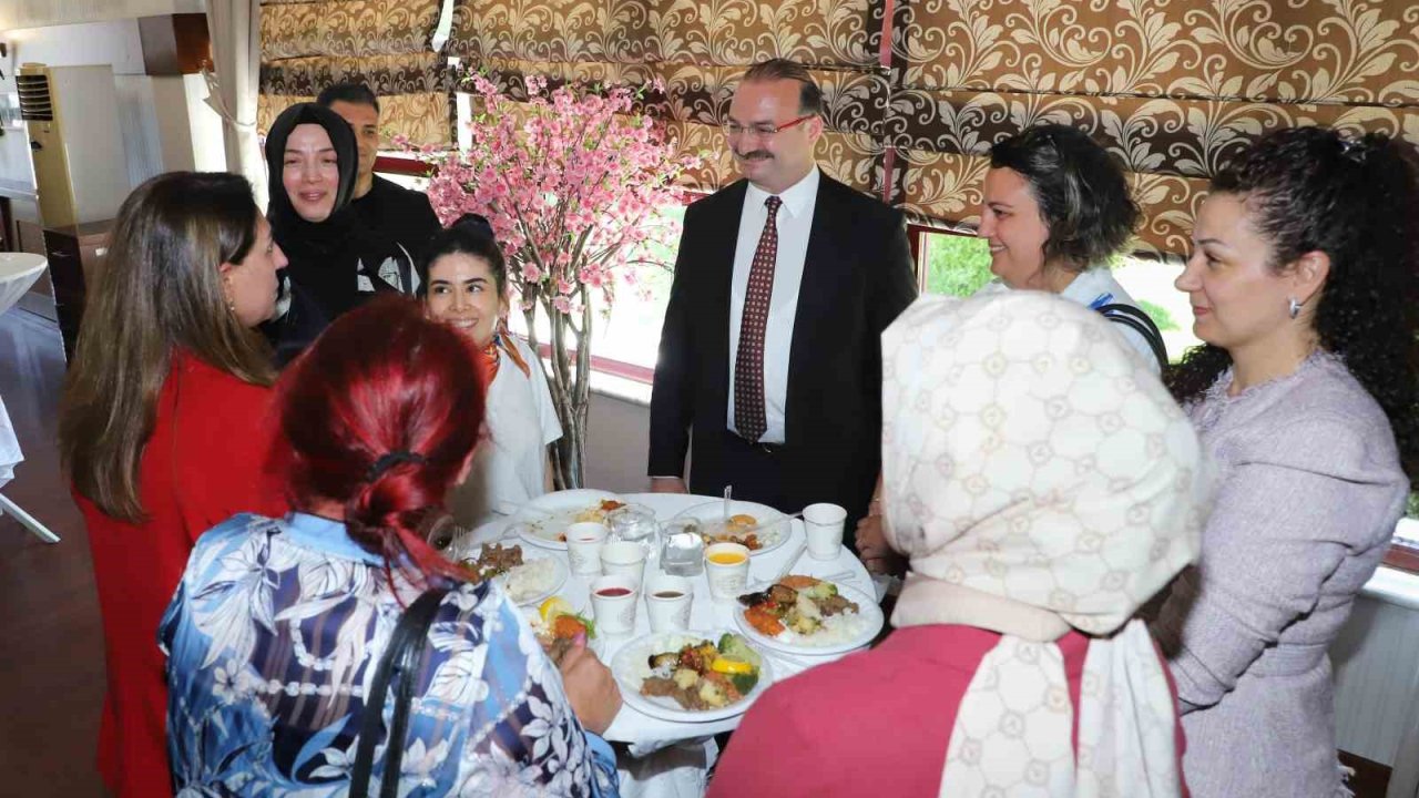 Atatürk Üniversitesi’nde bayramlaşma coşkusu