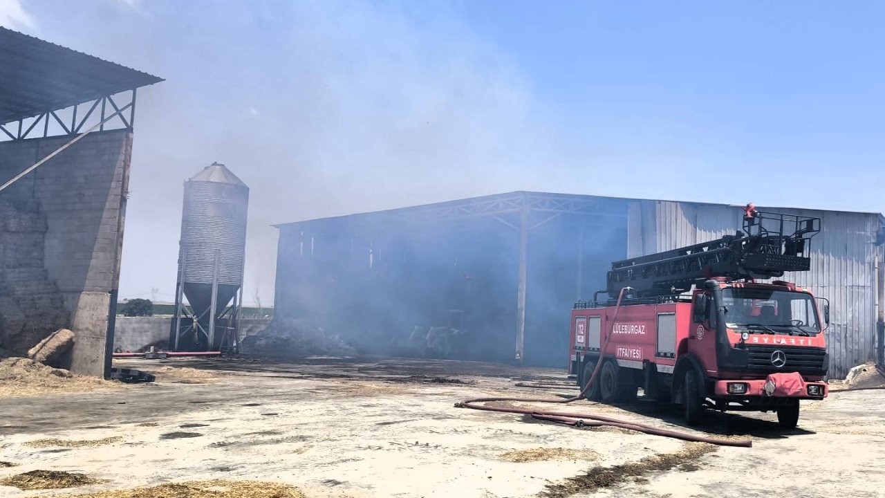 Kırklareli’nde bir hayvan çiftliğinin yem deposunda çıkan yangın söndürüldü