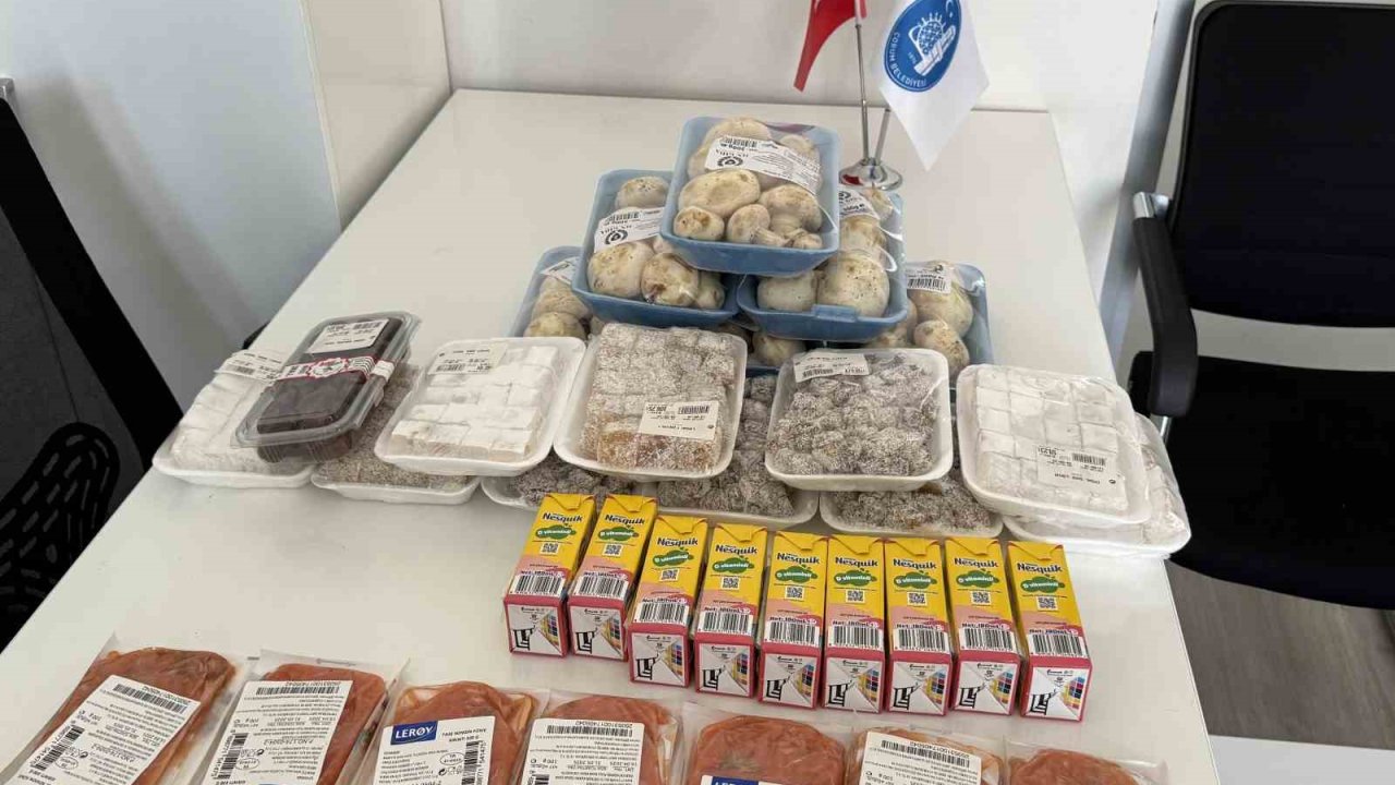 Çorum Belediyesi ekiplerinden marketlere sıkı denetim