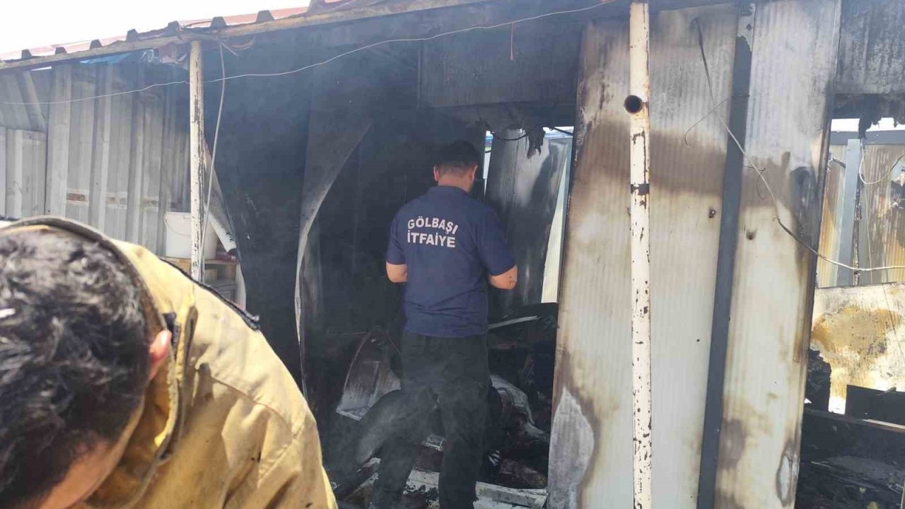 Yanan konteynerler paniğe neden oldu