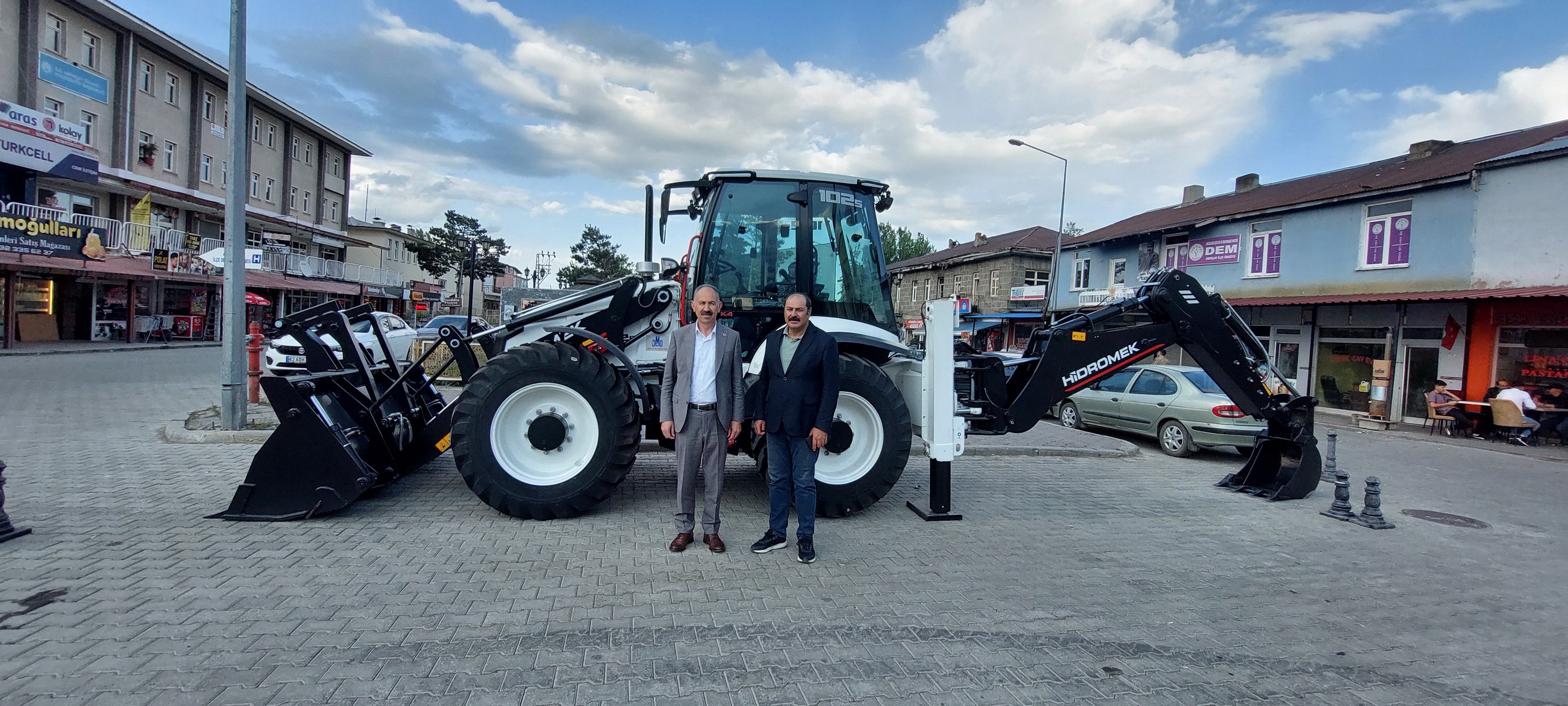 Arpaçay Belediyesi Araç Filosunu Güçlendirdi. Başkan Elma'dan Çalkın'a teşekkür!