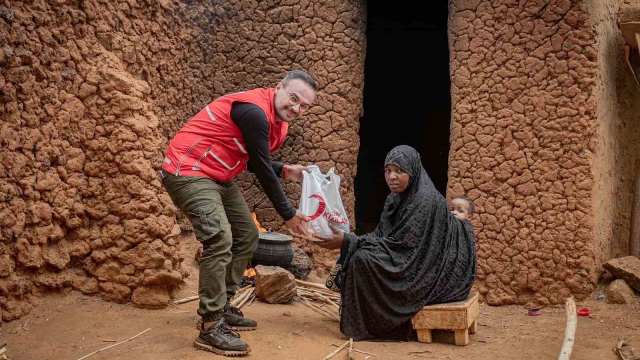 Türk Kızılay Afyonkarahisar Şubesi’nden Nijer’de kurban yardımı
