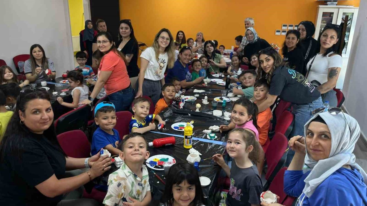 Muğla Uluslararası Gençlik Merkezi’nde Anne-Çocuk atölyesi renkli görüntülere sahne oldu