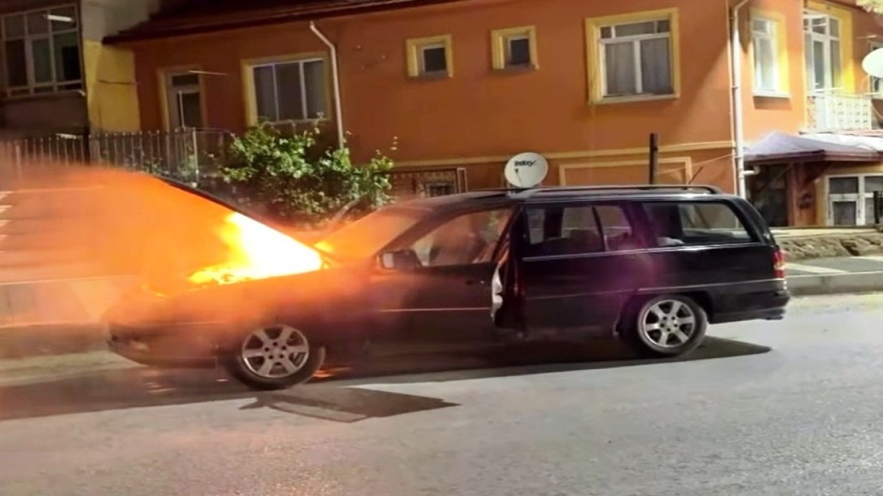 Emet’te seyir halindeki araçta yangın