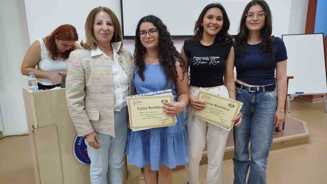 Akdeniz Üniversitesi’nde kadın öğrencilere bilimde liderlik desteği