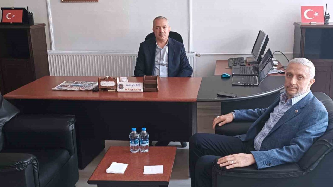 Milletvekili Biçer’den Kütahya Belediyesi’ne eleştiri: "Ne yazık ki işler acısı bir tabloyla karşı karşıyayız, belediye halkla diyaloğunu geliştirmeli, dilini düzeltmeli"