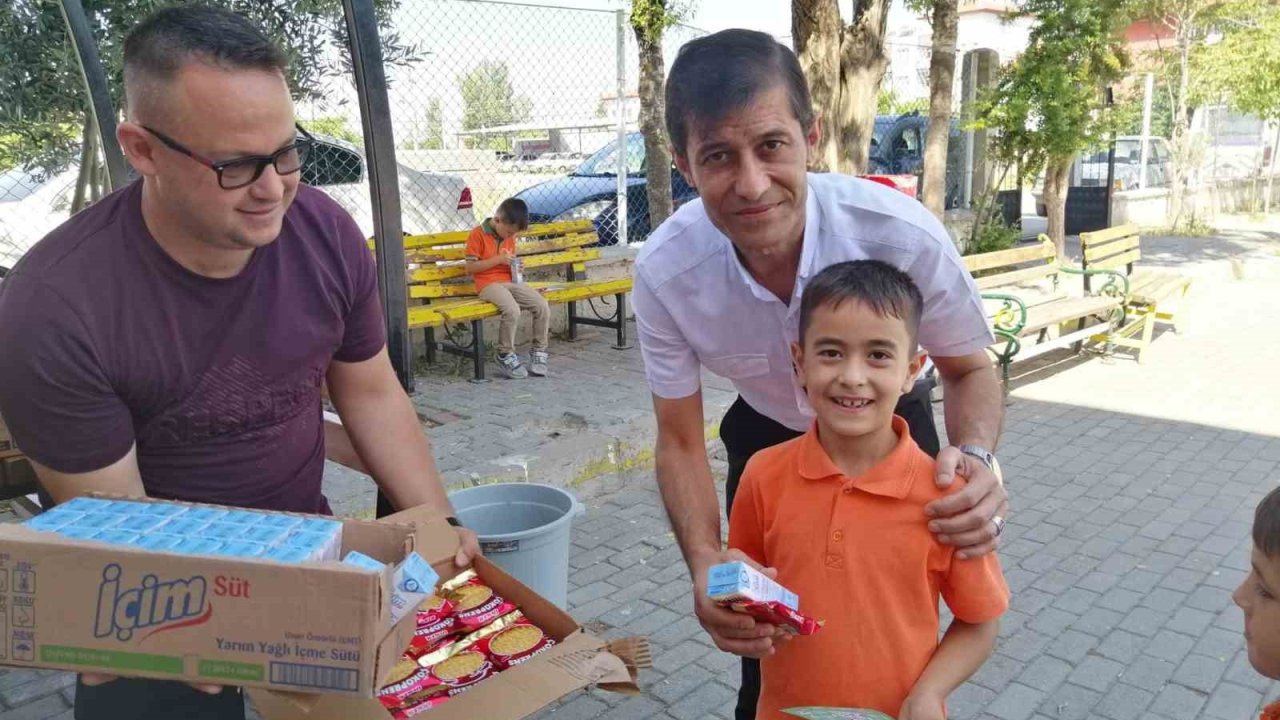 Dünya Süt Gününde öğrencilere süt dağıtıldı