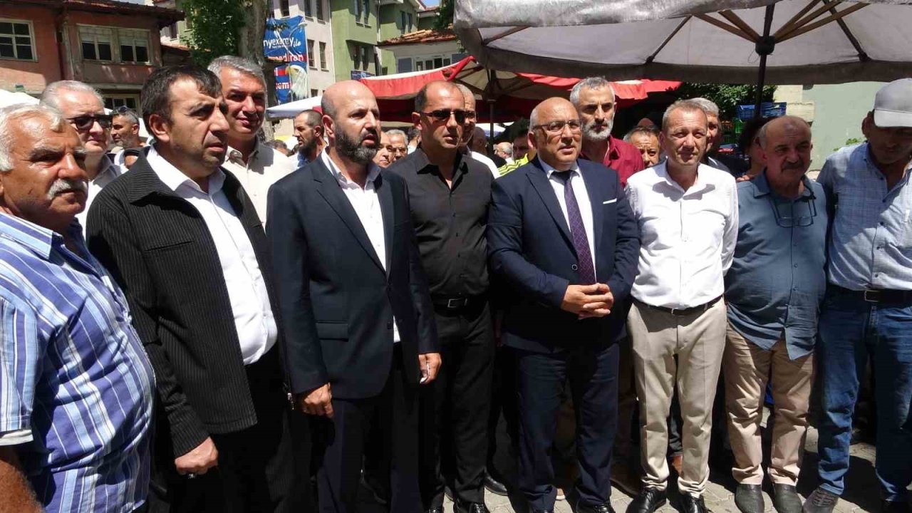 Kütahya’da Çarşamba Pazarı’nın kapatılmak istenmesi tepkiye sebep oldu