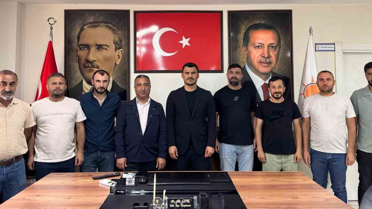 Sağlık sendikası temsilcileri toplu sözleşme için siyasi partilerle bir araya geldi