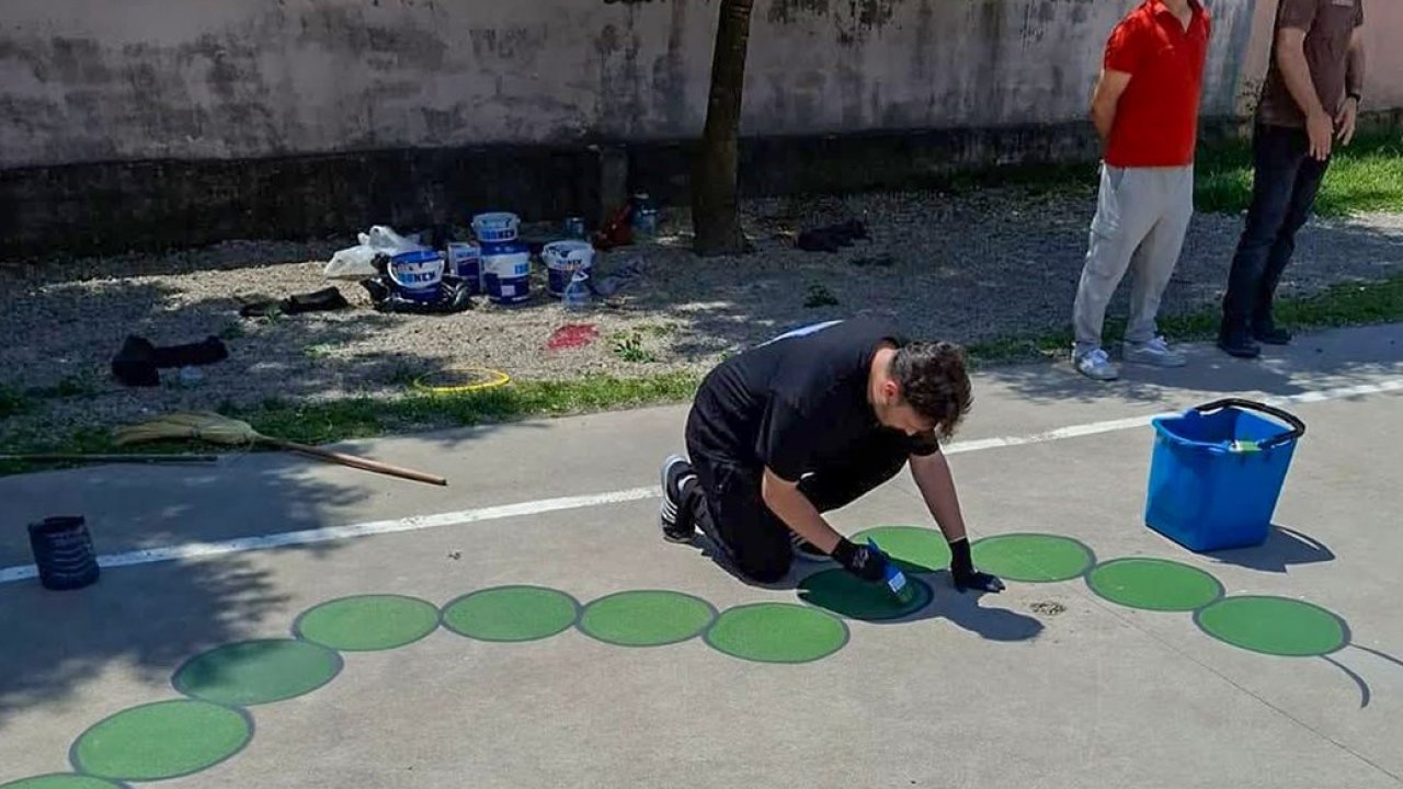 Miniklerin hayalindeki oyun alanlarını oluşturdular