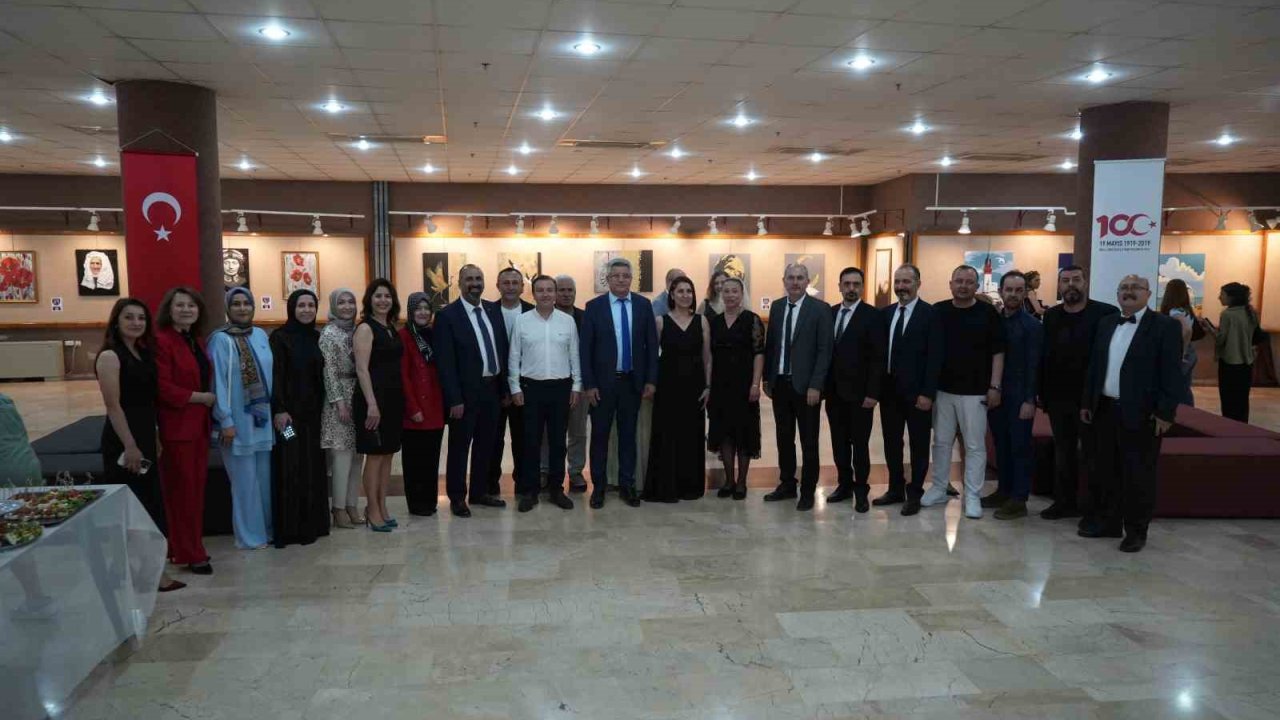 Lisede görev yapan 21 öğretmenden resim sergisi