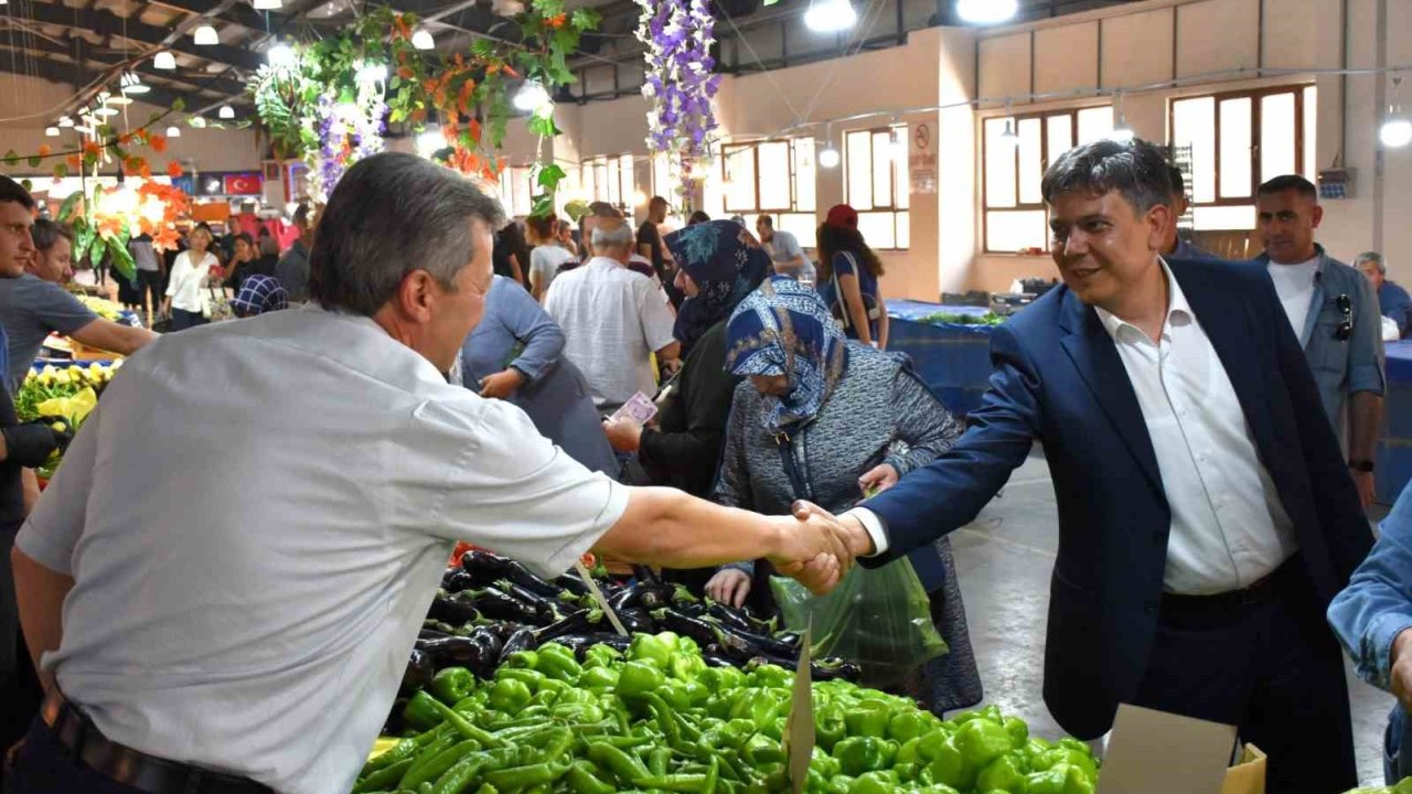Başkan Durgut, pazarcı esnafı ile bir araya geldi