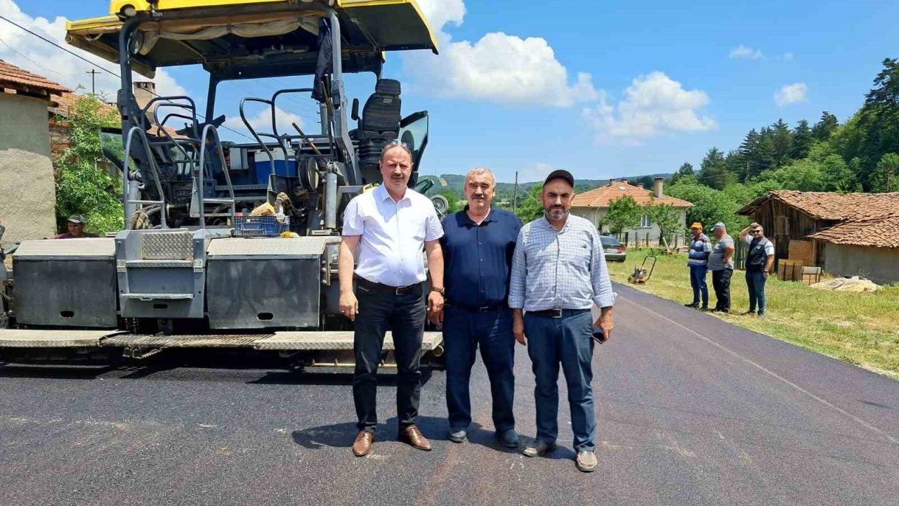 Pazaryeri’nde köy yolları sıcak asfaltla buluşuyor