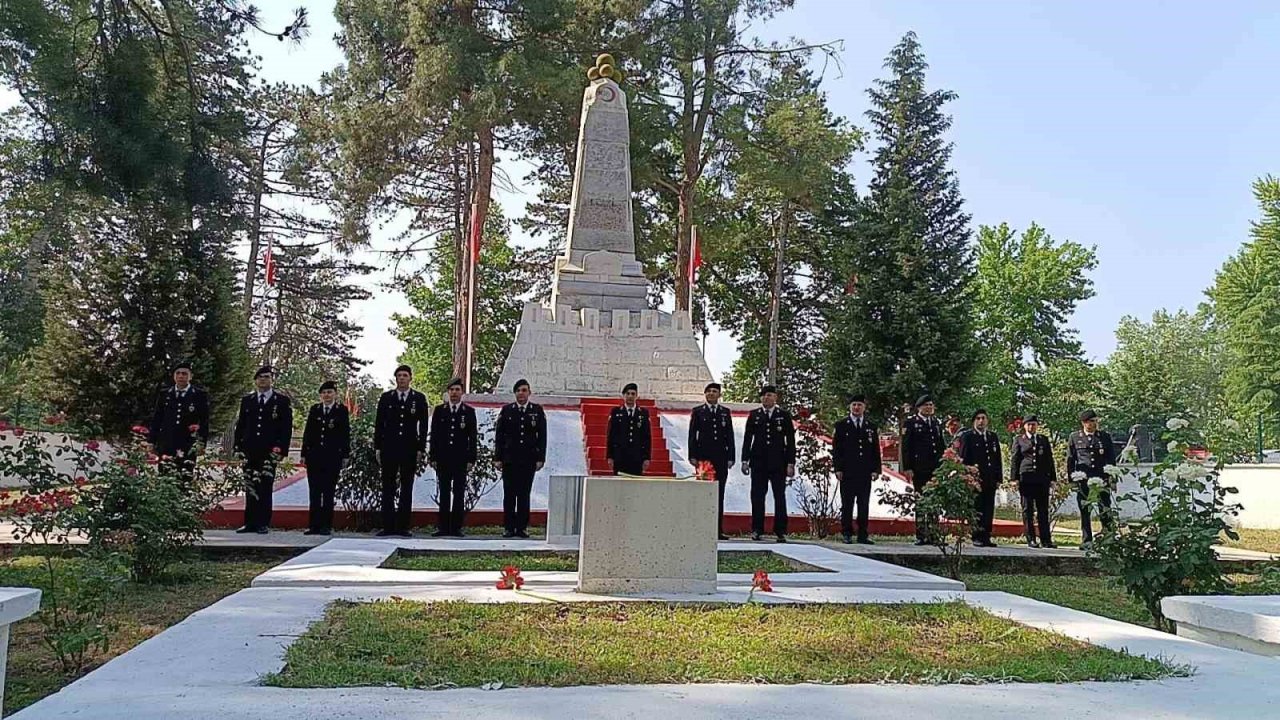 Edirne’de jandarma şehitleri için anma programı düzenlendi