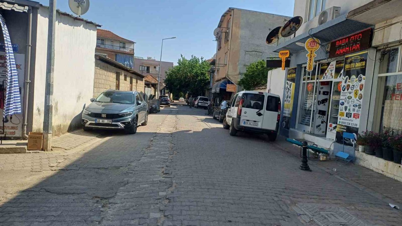 Köşklü vatandaşlardan ’kaldırım’ tepkisi