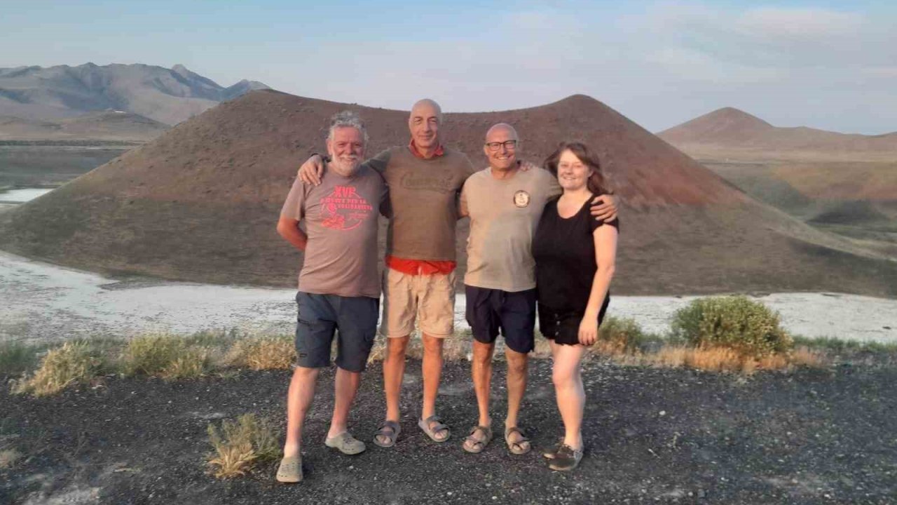 İtalyan gezginler Meke Gölü’nde mola verdi