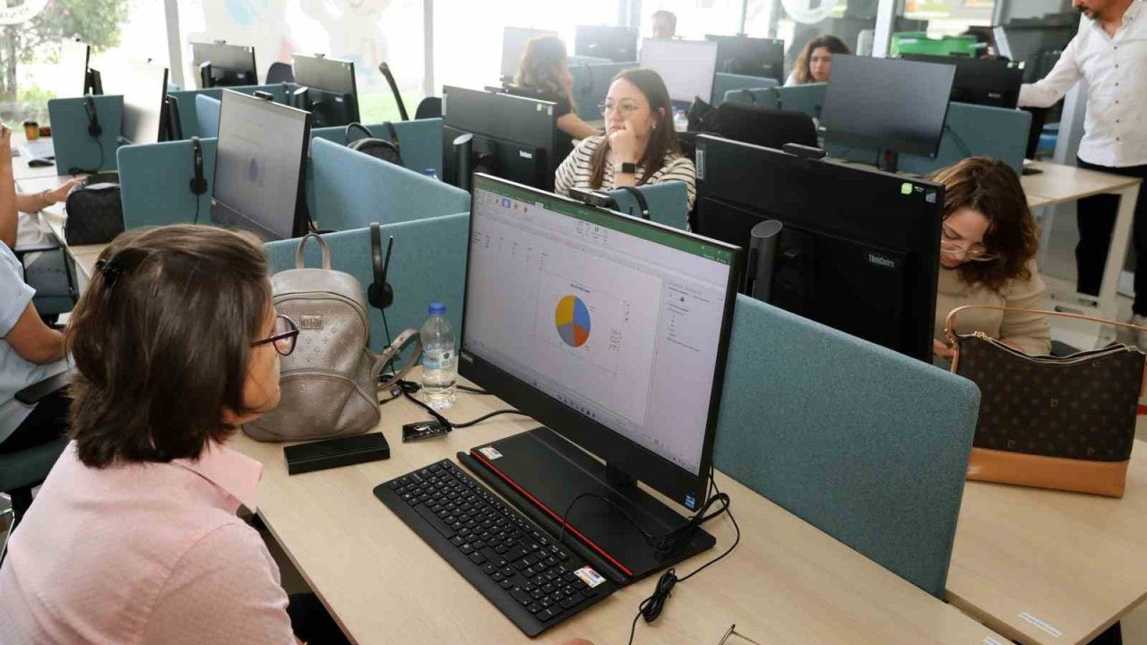 Menteşe Belediyesi personeline Temel Ofis programları eğitimi