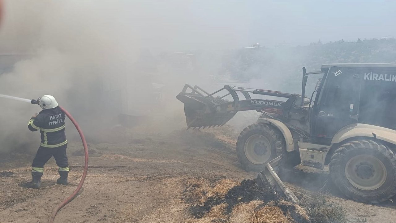 Altınözü’nde samanlık yangını