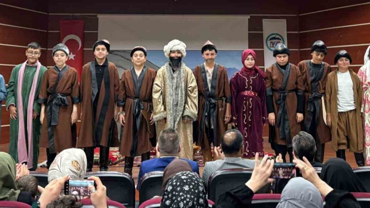 Bayburt’ta öğrenciler Dede Korkut’un hikayelerini canlandırmaya devam ediyor