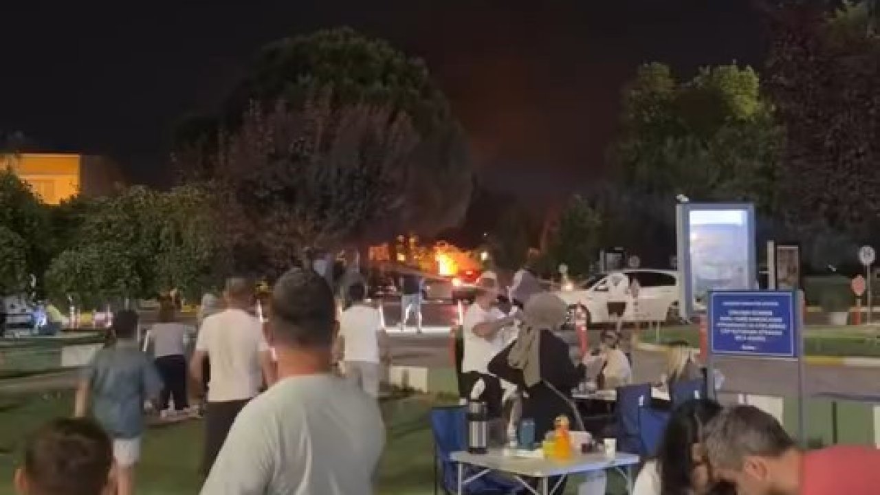 Özdilek Park’ta yükselen alevler, serinlemek için gelenlerin tadını kaçırdı