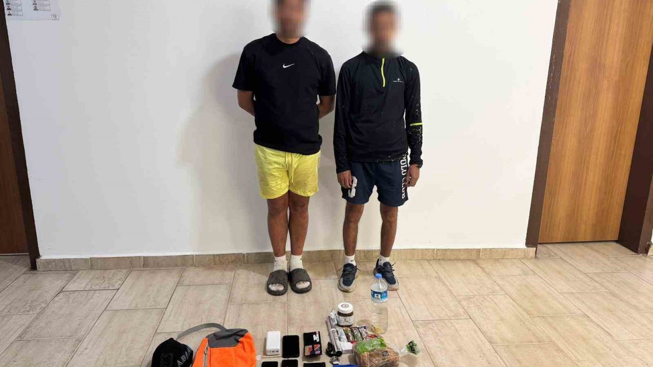 Yunanistan’a yüzerek geçme hazırlığında olan düzensiz göçmenler yakalandı