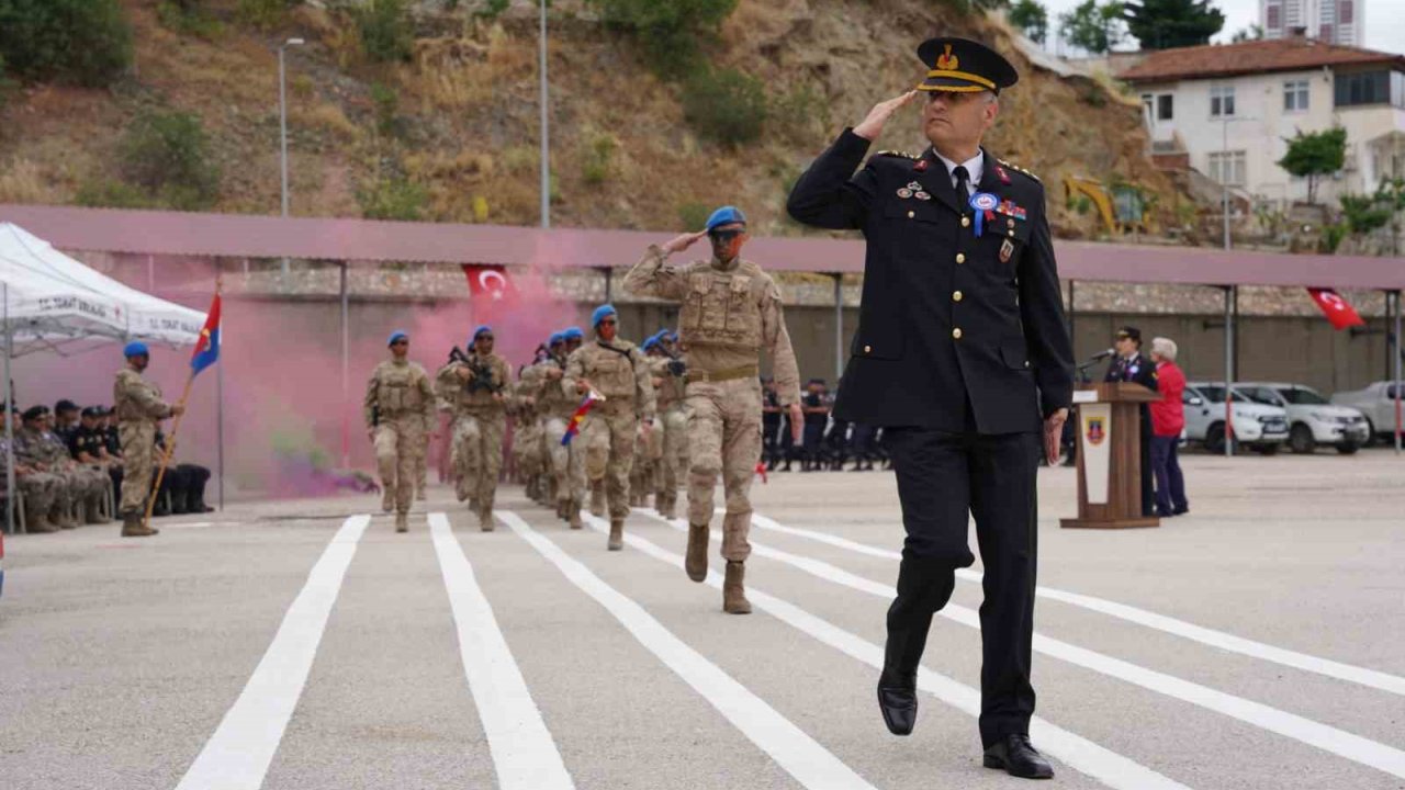 Jandarma arama köpeklerinden nefes kesen gösteri