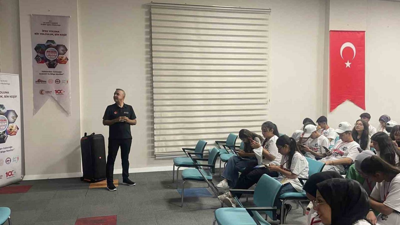 Elazığ’da öğrencilere afet ve acil durum yönetimi eğitimi