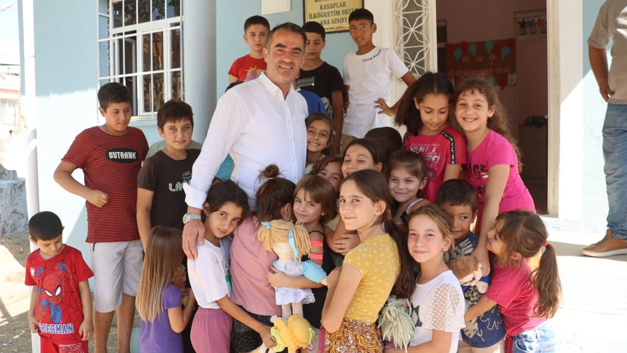 Özgür Arıcı: "Baba; varlığı ile güç veren, aile birliğinin bel kemiğidir"