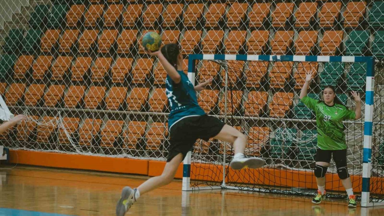 Minikler Hentbol Türkiye Şampiyonası Aydın’da başladı