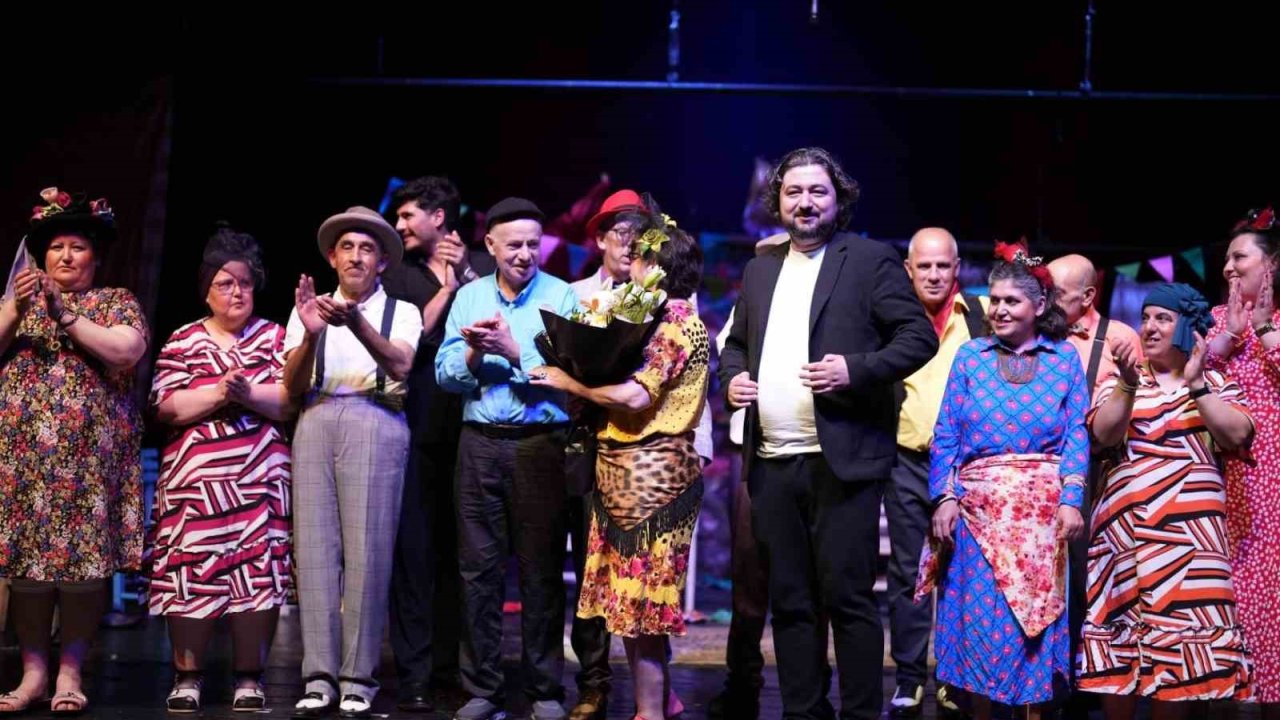 Eskişehir’de engelli bireyler tiyatro gösterisi sundu