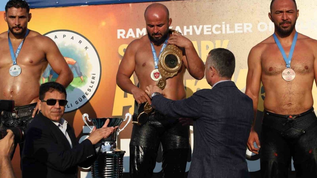 Orhan Okulu, Sekapark’ta altın kemerin sahibi oldu