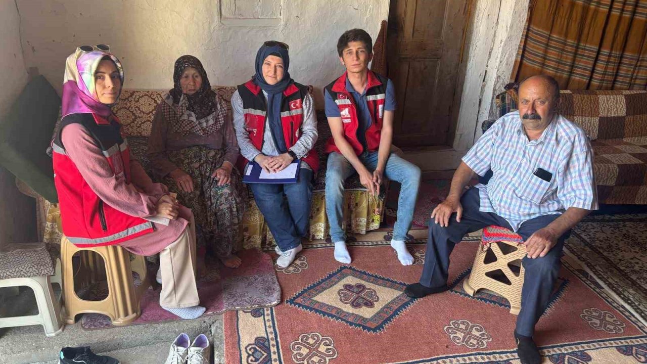 90 yaşındaki Hikmet teyzeye devlet şefkati