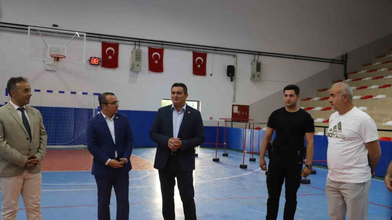 Kaymakam Yücel’den spor kursuna ziyaret