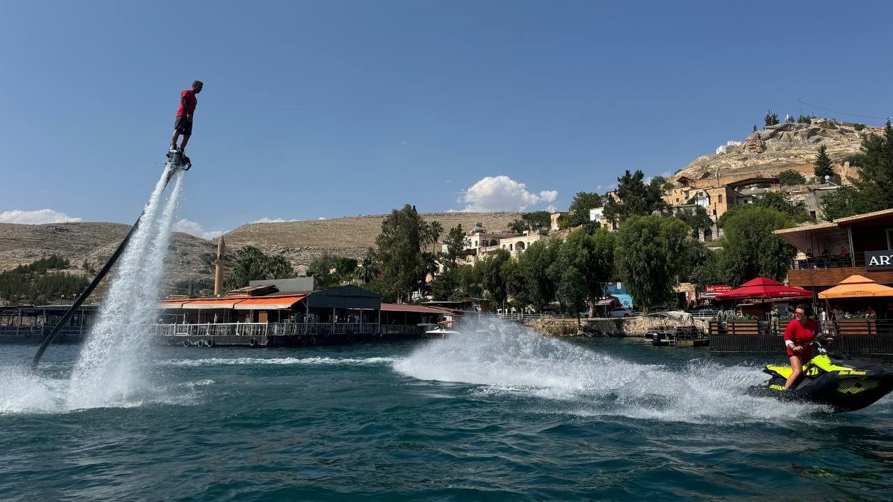 Şanlıurfa ilk defa flyboard ve jet ski gösterisine sahne oldu
