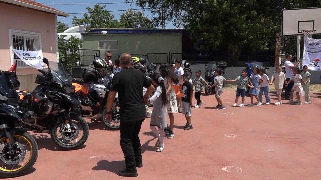 Motosikletleri ile umut dağıtıyorlar