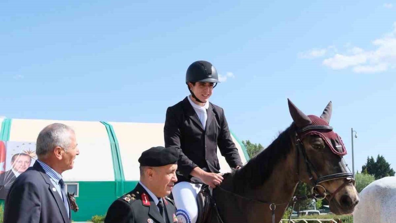 Jandarmanın 186. yılı binicilikle kutlandı