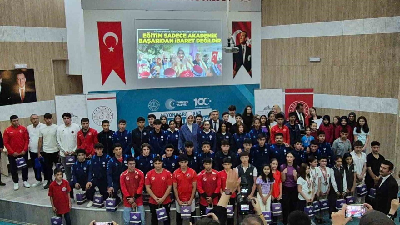 Afyonkarahisar’ın zirvedekileri ödüllerini aldı