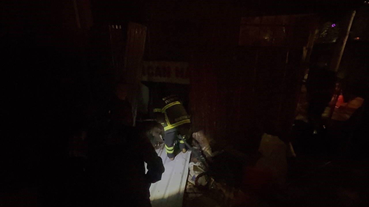 Erzincan’da gece saatlerinde yangın paniği!