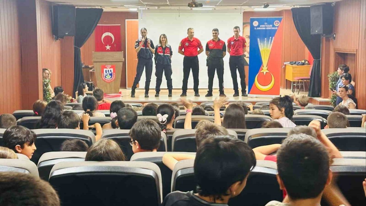 Öğrencilere jandarma mesleği tanıtıldı