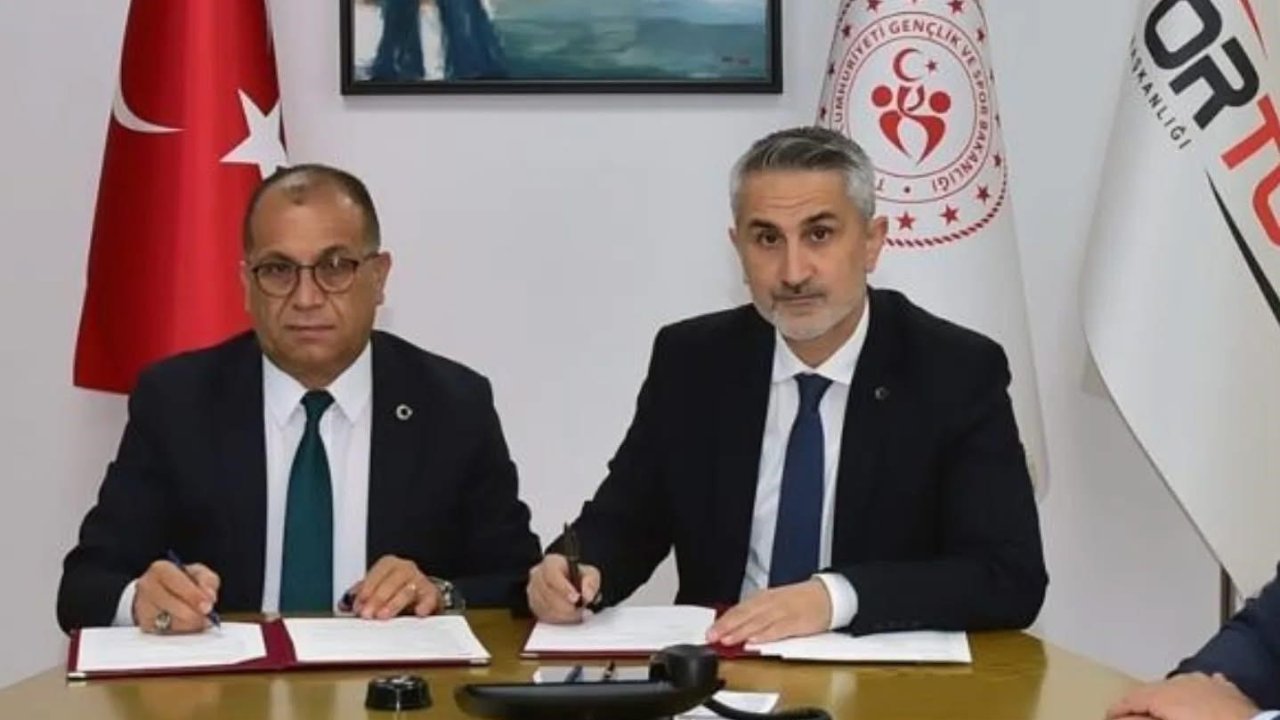 Saimbeyli’ye 5 adet halı saha yapılacak