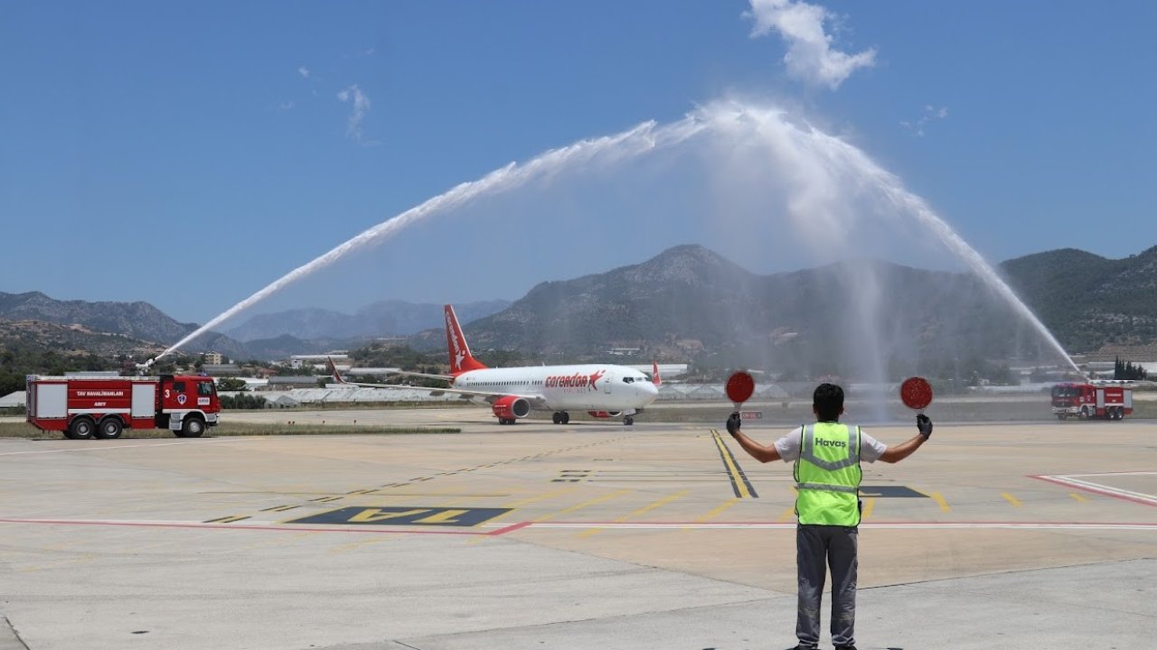 Macaristan’ın başkenti Budapeşte’den Gazipaşa’ya ilk uçuş gerçekleşti