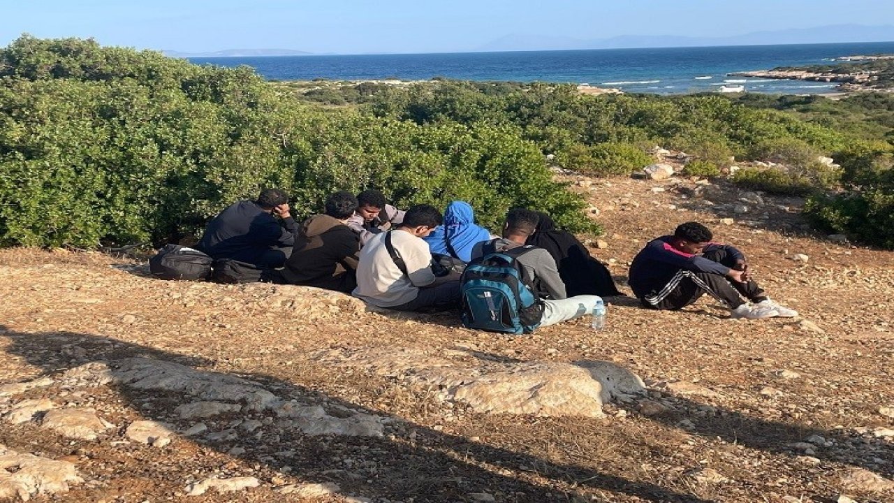 Didim’de 8 düzensiz göçmen yakalandı