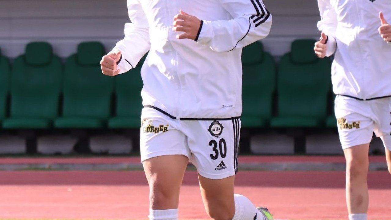 Altay, Yunus Efe Sarıkaya ile anlaşamadı