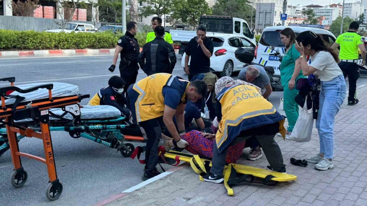 Bilecik’te motosiklet yayaya çarptı, 2 yaralı