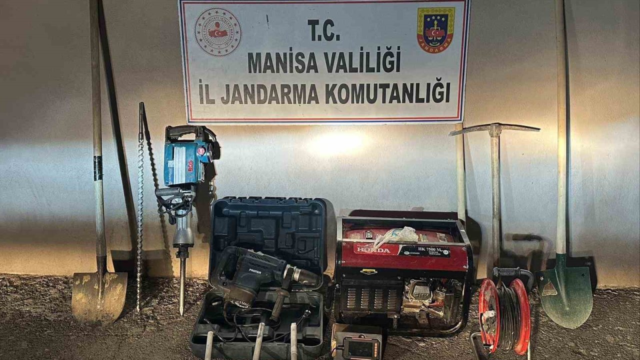Ormanlık alanda kaçak kazıya suçüstü
