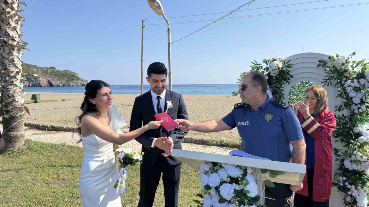 Komiserler hayatlarını birleştirdi