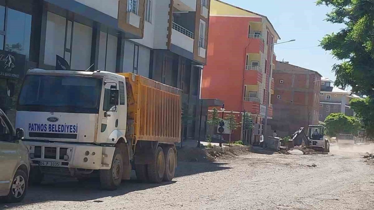 Patnos Belediyesi yol çalışmalarını sürdürüyor