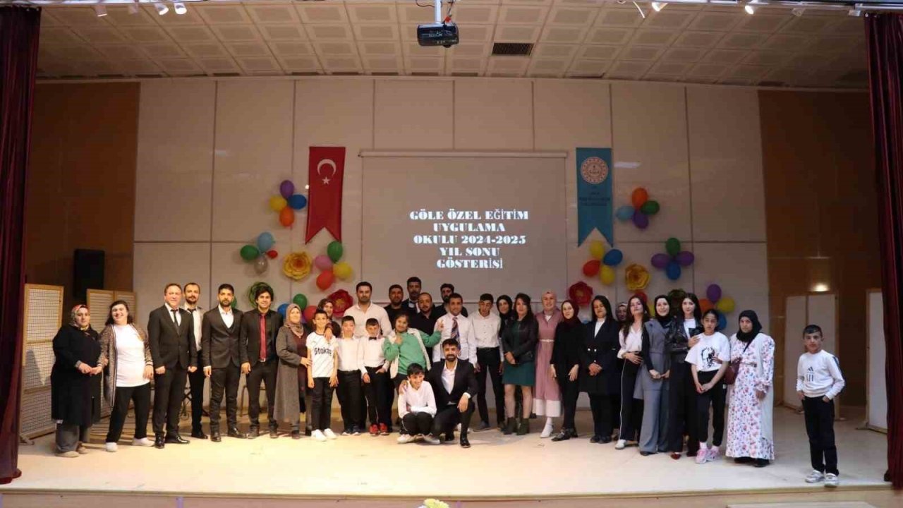 Özel Eğitim Uygulama Okulu öğrencilerinden muhteşem yılsonu gösterisi